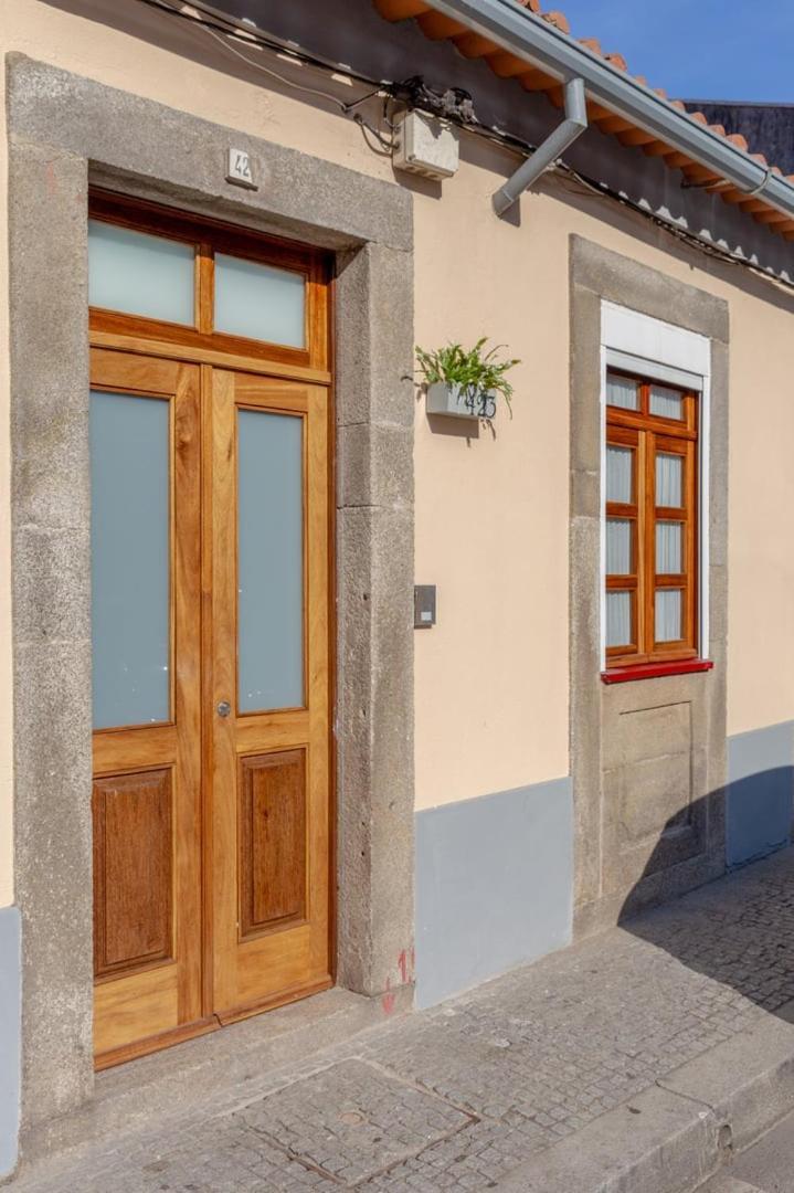 Guestready - Catorze De Outubro Houses II ヴィラ・ノヴァ・デ・ガイア エクステリア 写真